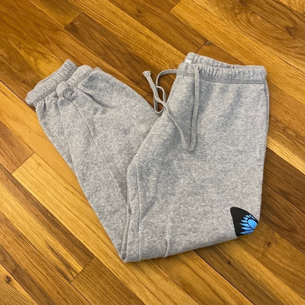 Lucy Girl’s Gray Joggers With Blue Butterflies Size L